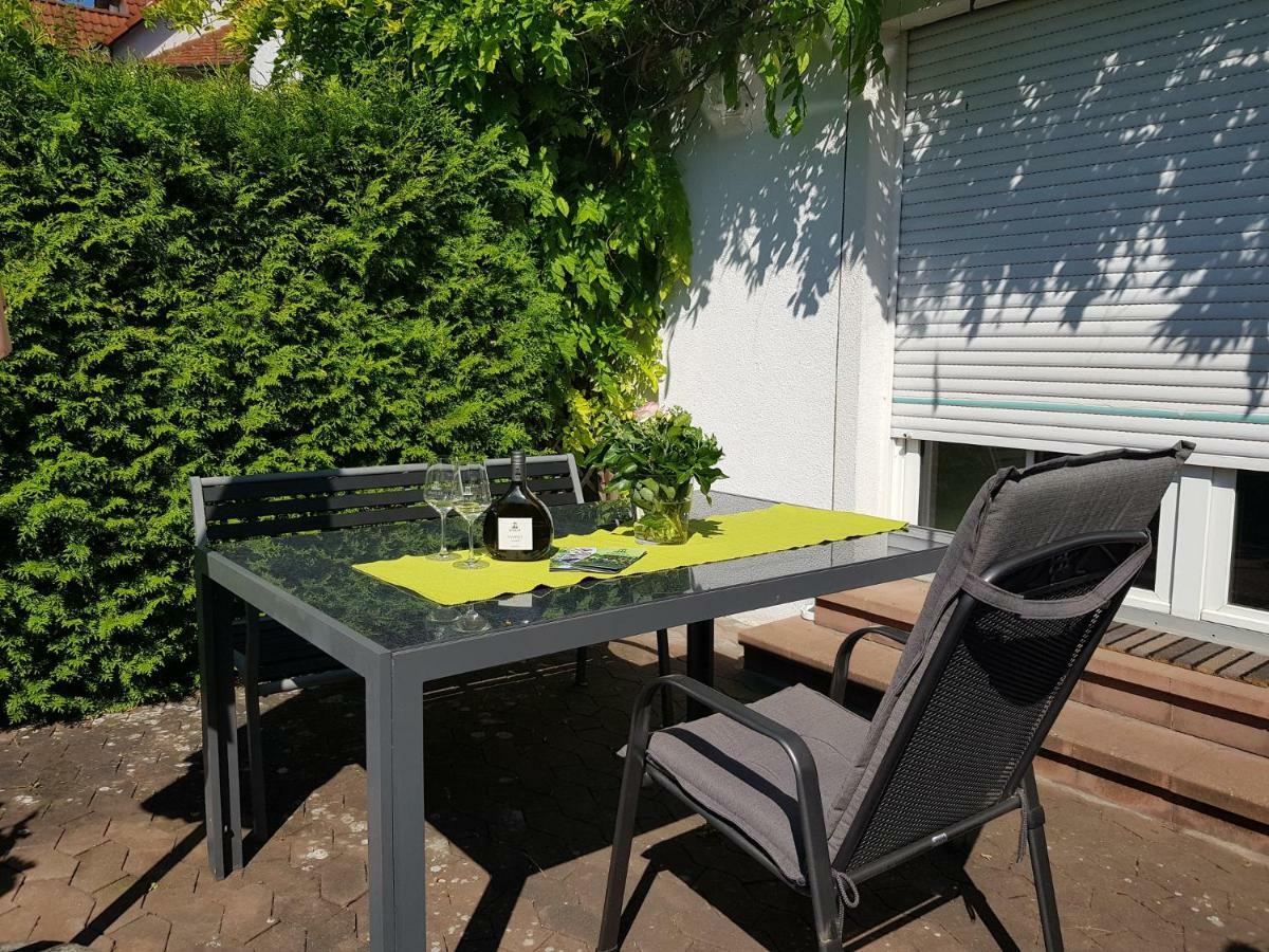 Weingut Knauer Lägenhet Dettelbach Exteriör bild